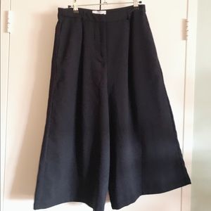 😍 Sale 4/$25 or 2/$15 ASOS TD Wide Leg Capri Pant